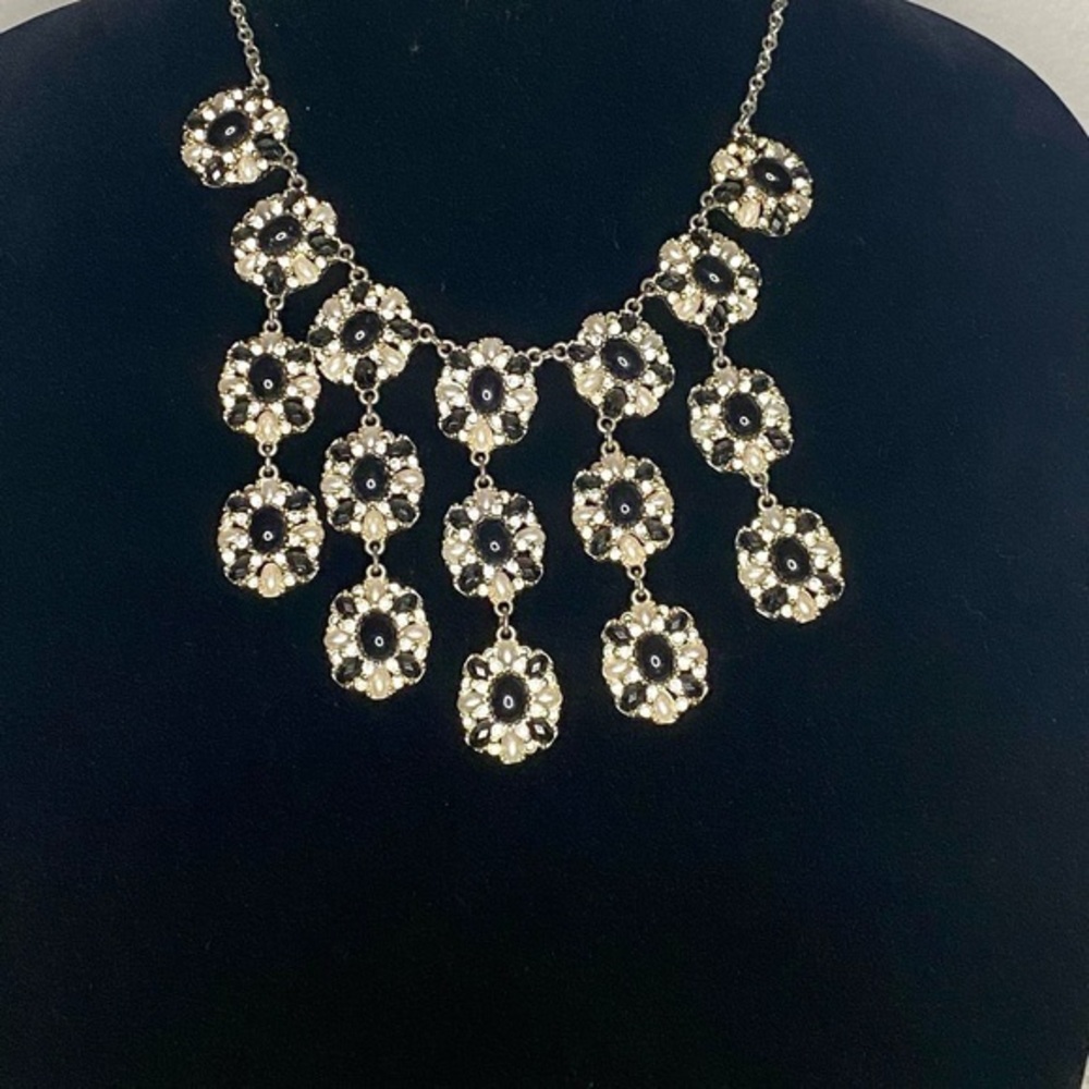 🌸Saks 5th Avenue Necklace🌸